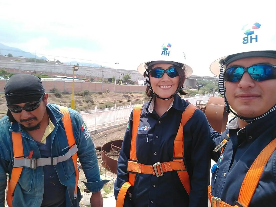 Equipo HB Ingeniería en sitio
